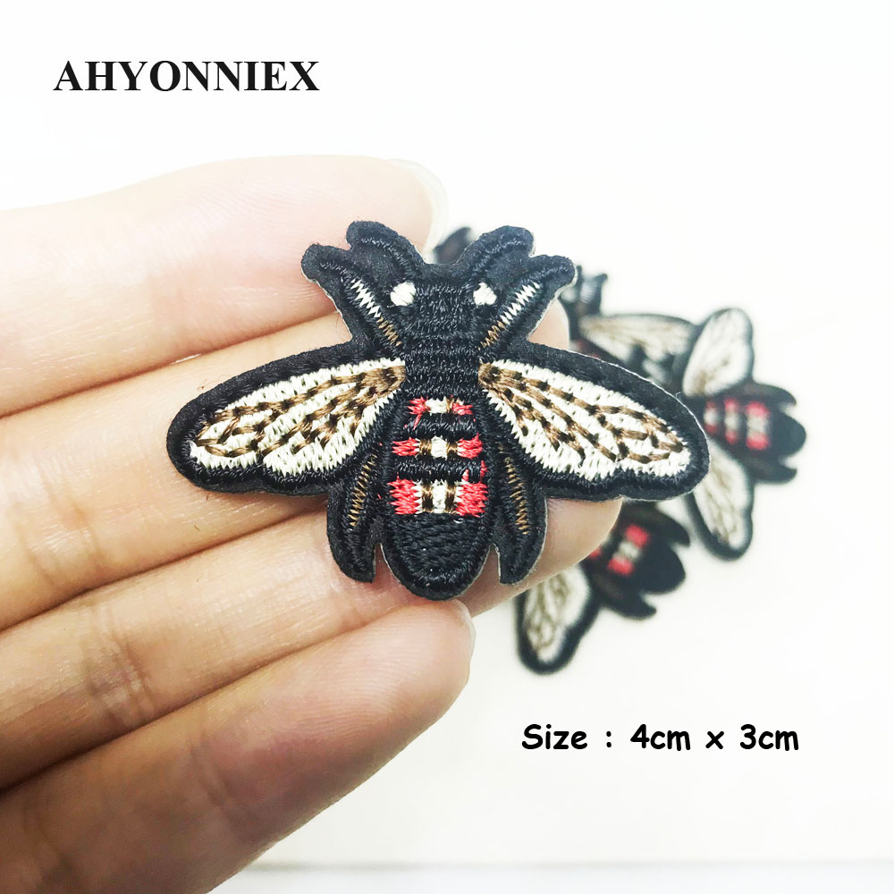 10pcs/lot Small Yellow Bee Pat – Streetwear Brand Stickers Bewertung und Preis