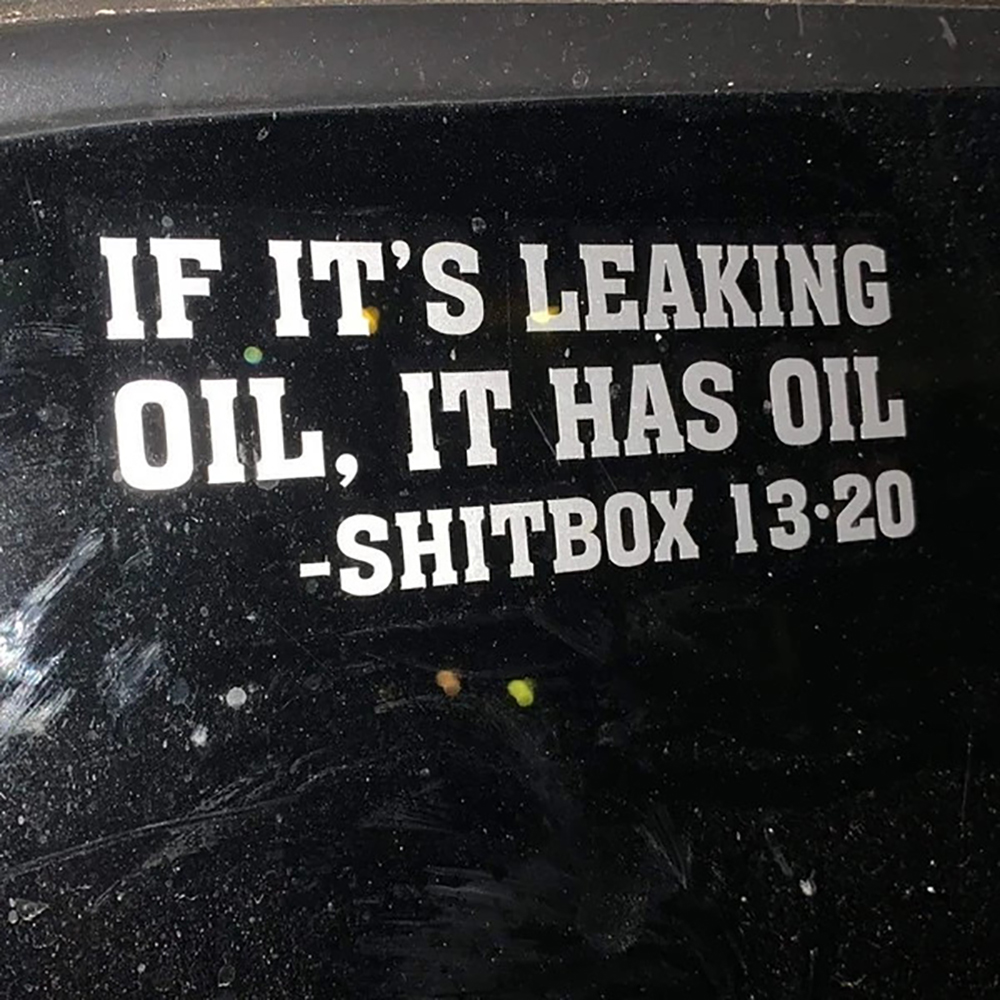 If It's Leaking Oil It Has Oil – Streetwear Brand Stickers Bewertung und Preis